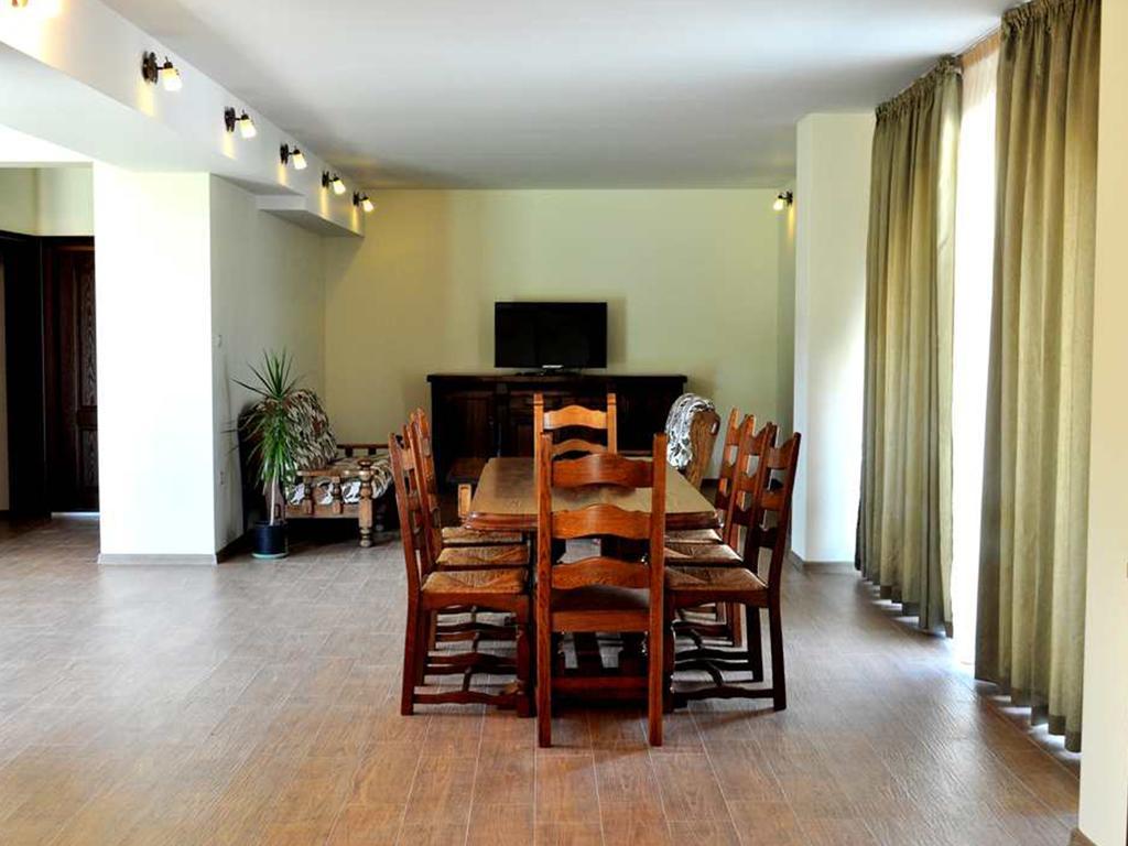 Yustina Villas Guest House מראה חיצוני תמונה